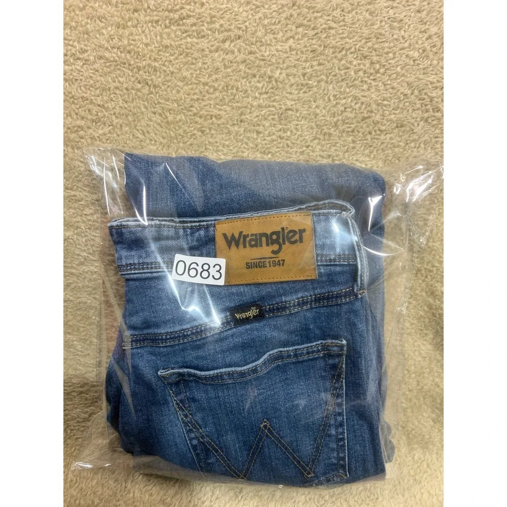 Wrangler Regular Fit‎ Blue Denim Jeans Mens Size 30 x 32 Straight Leg Casual